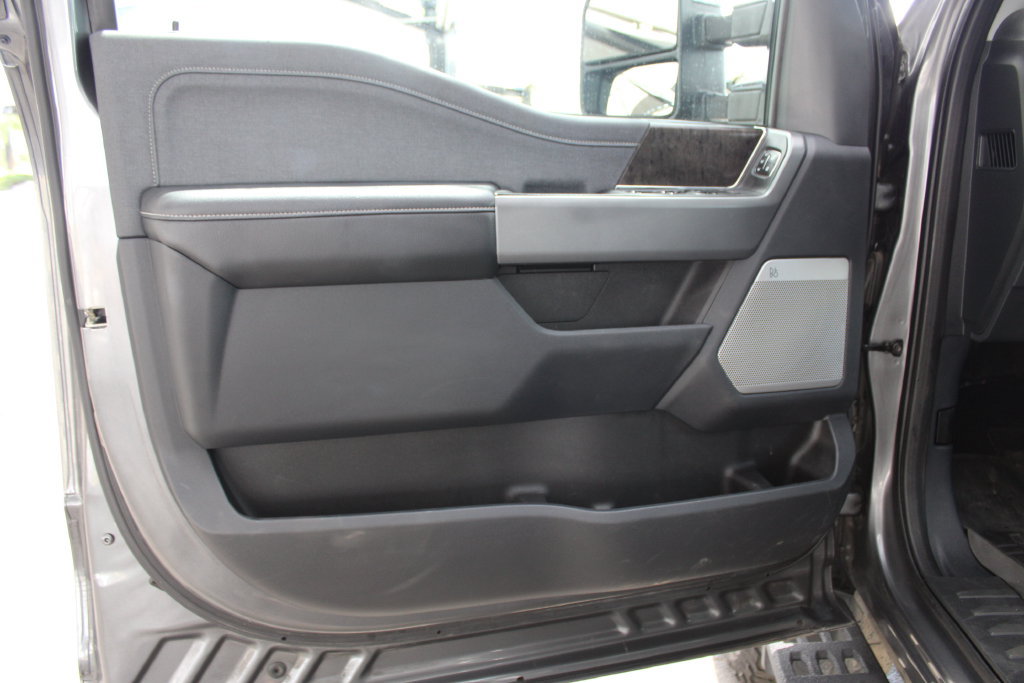 Used 2023 Ford F350 Lariat w/ Tremor Off-Road Package AWD/4WD image 21