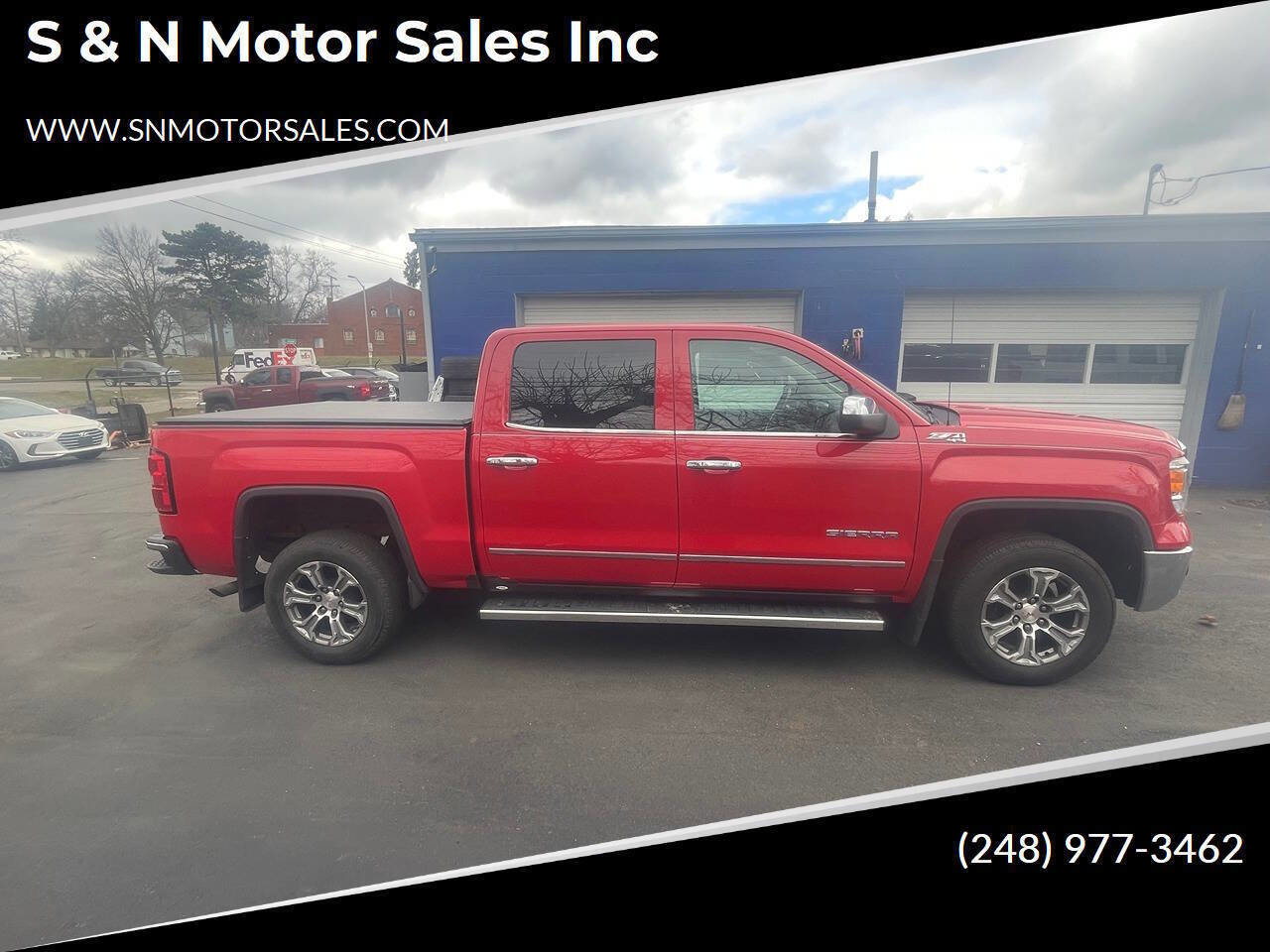 Used 2015 GMC Sierra 1500 SLT w/ SLT Crew Cab Value Package image 1