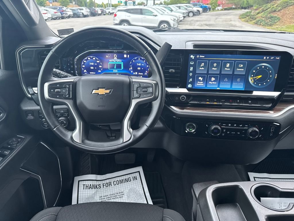 Used 2023 Chevrolet Silverado 1500 LT AWD/4WD image 14