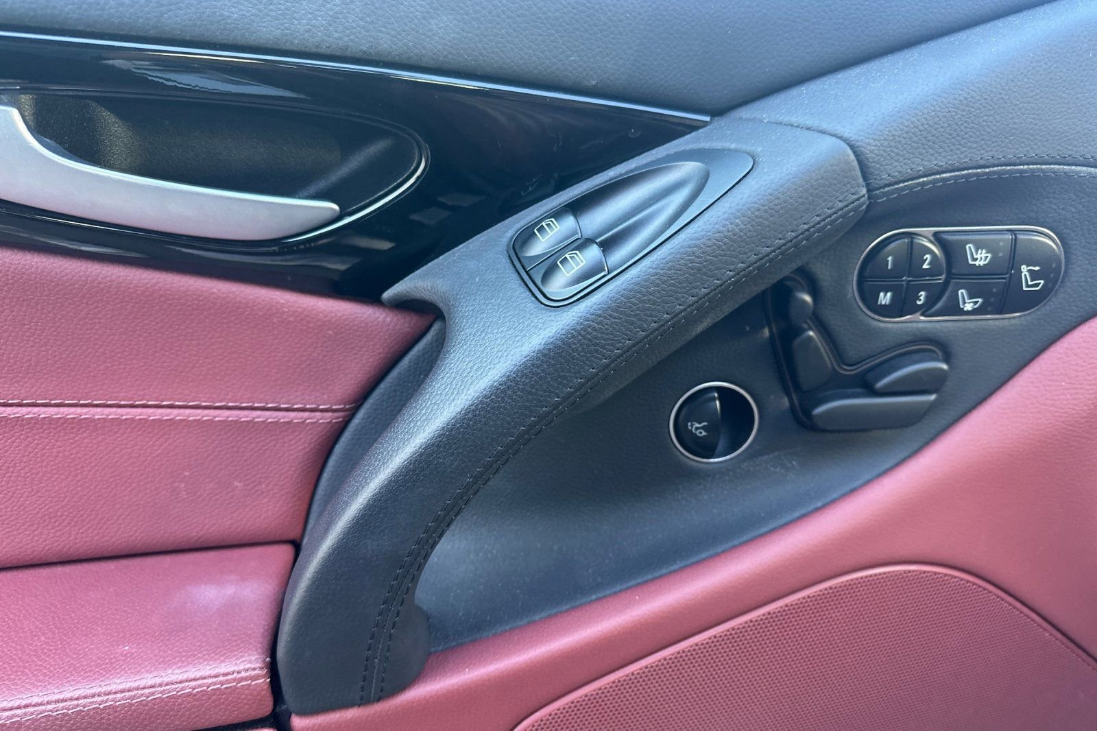 Used 2009 Mercedes-Benz SL 550 image 12