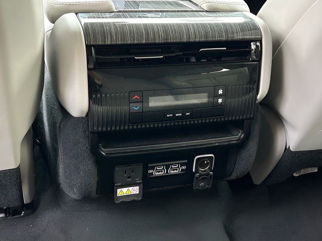 Used 2022 Jeep Wagoneer Series II image 35