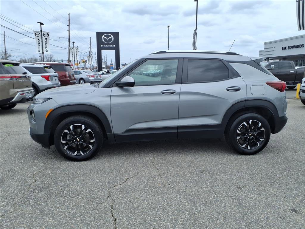 Used 2023 Chevrolet TrailBlazer LT image 2