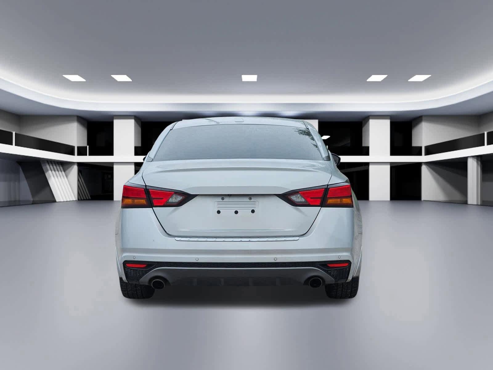 Used 2021 Nissan Altima 2.5 SR w/ SR Premium Package FWD image 4