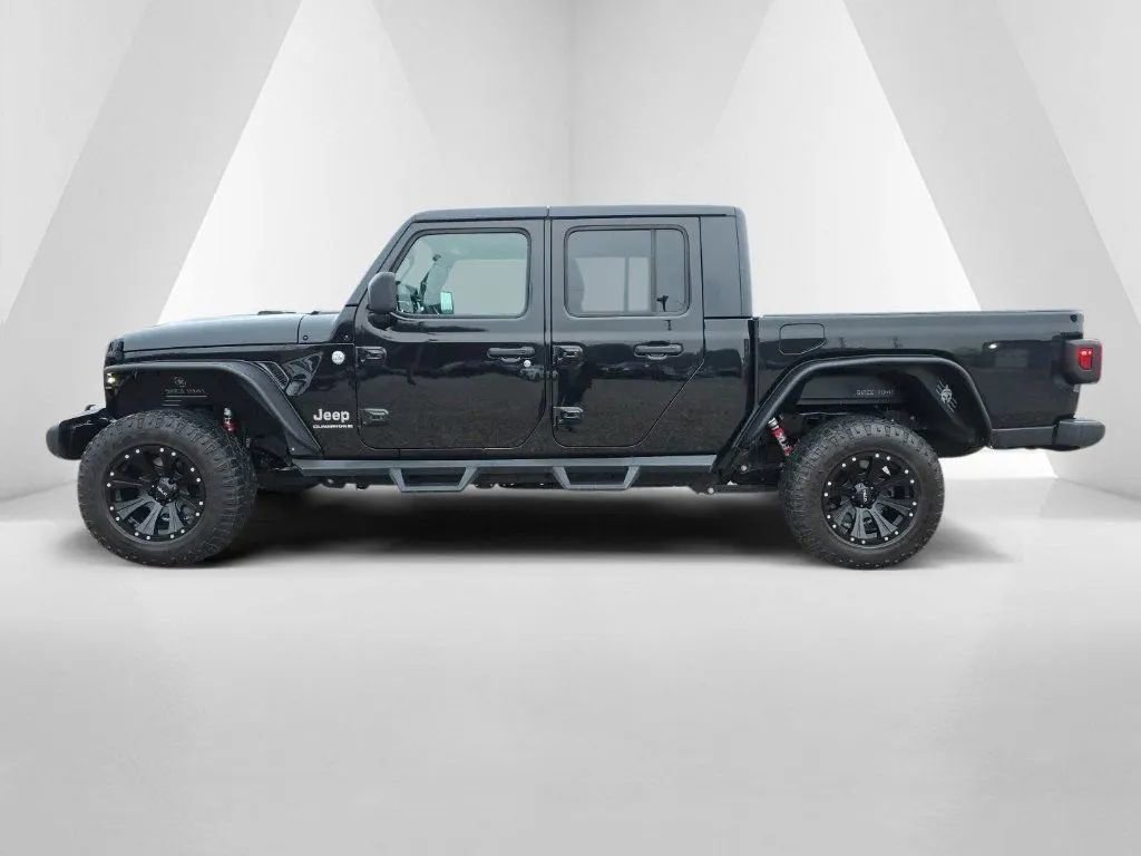 Used 2023 Jeep Gladiator Overland image 8