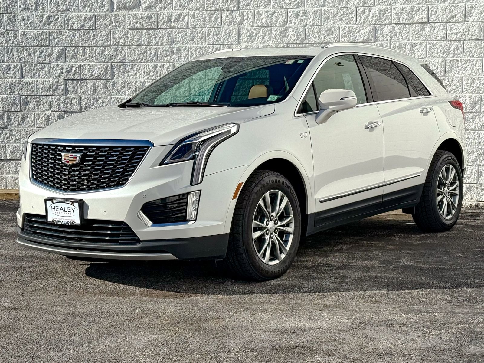 Used 2022 Cadillac XT5 Premium Luxury image 3