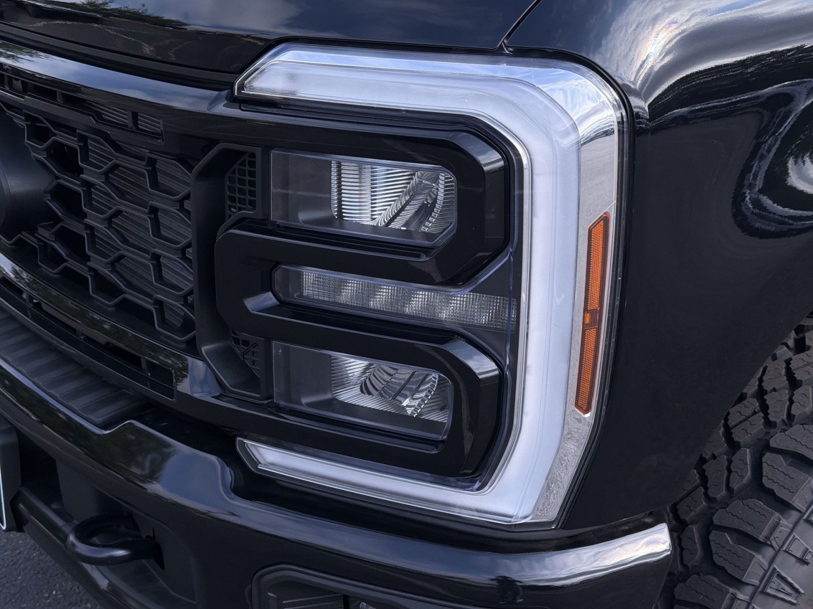 New 2027 Ford F350 XLT w/ XLT Premium Package AWD/4WD image 13