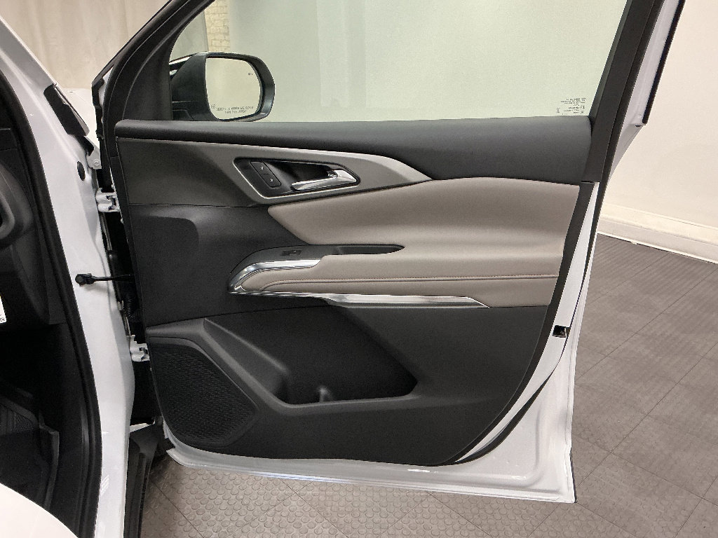 New 2026 Chevrolet Traverse LT w/ LPO, Floor Liner Package FWD image 36