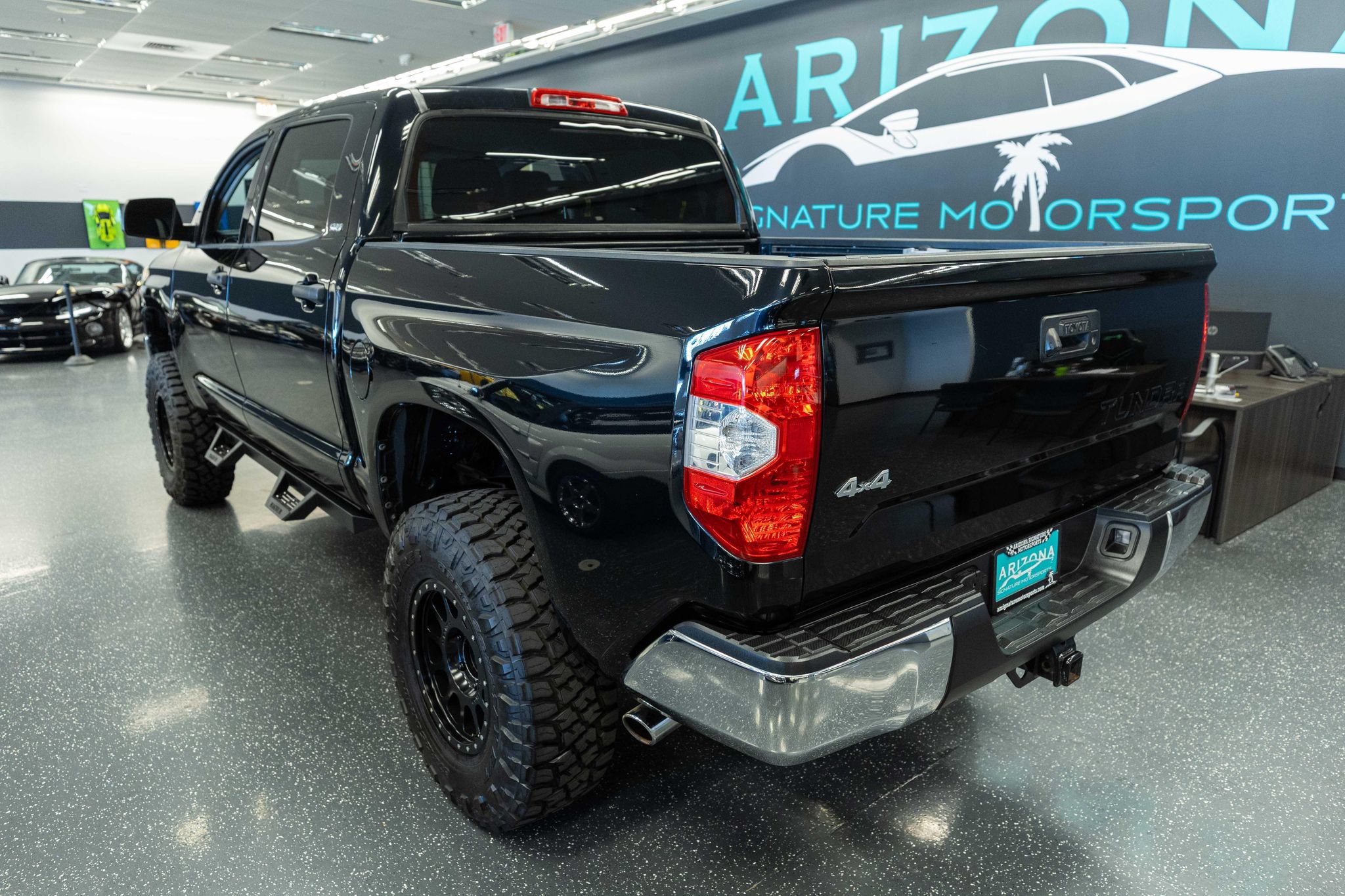Used 2019 Toyota Tundra SR5 AWD/4WD image 8