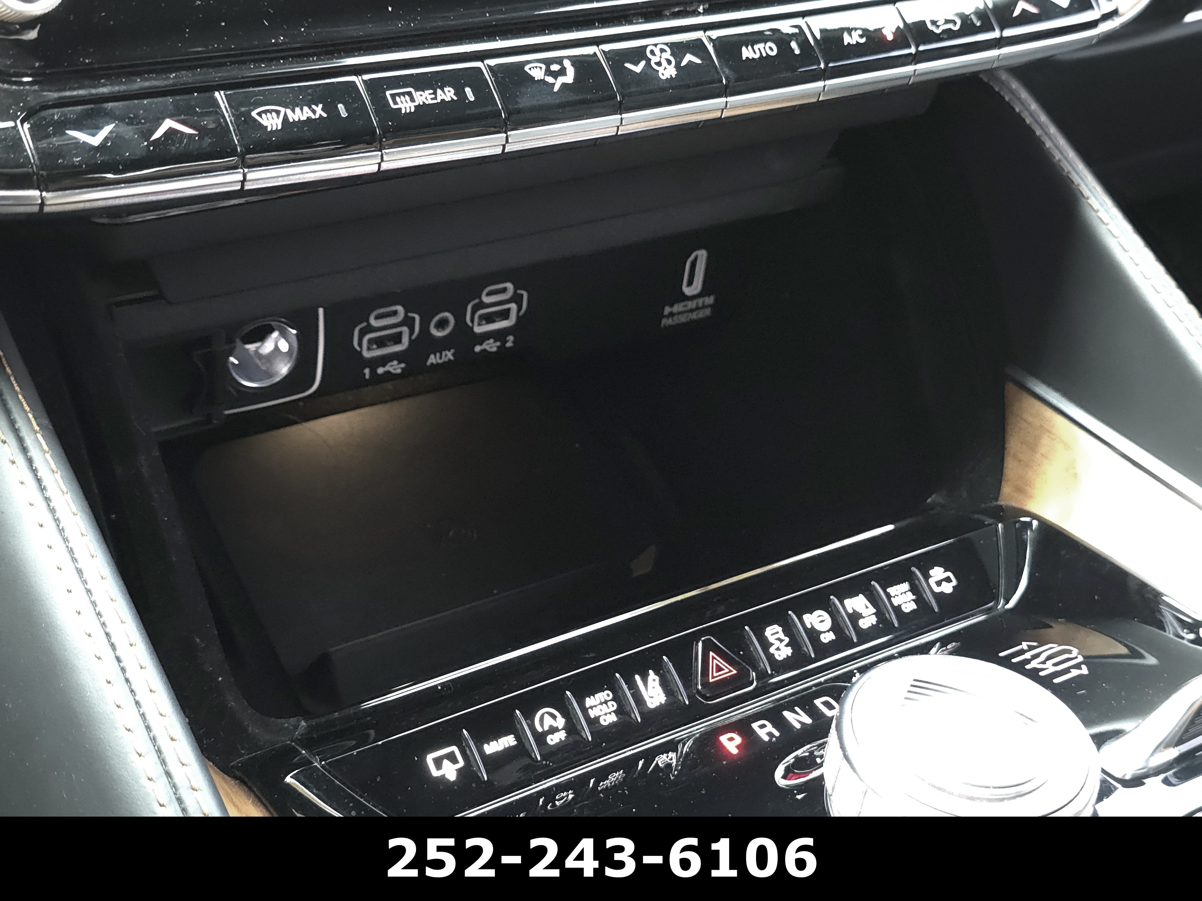 Used 2023 Jeep Grand Wagoneer Series III AWD/4WD image 15