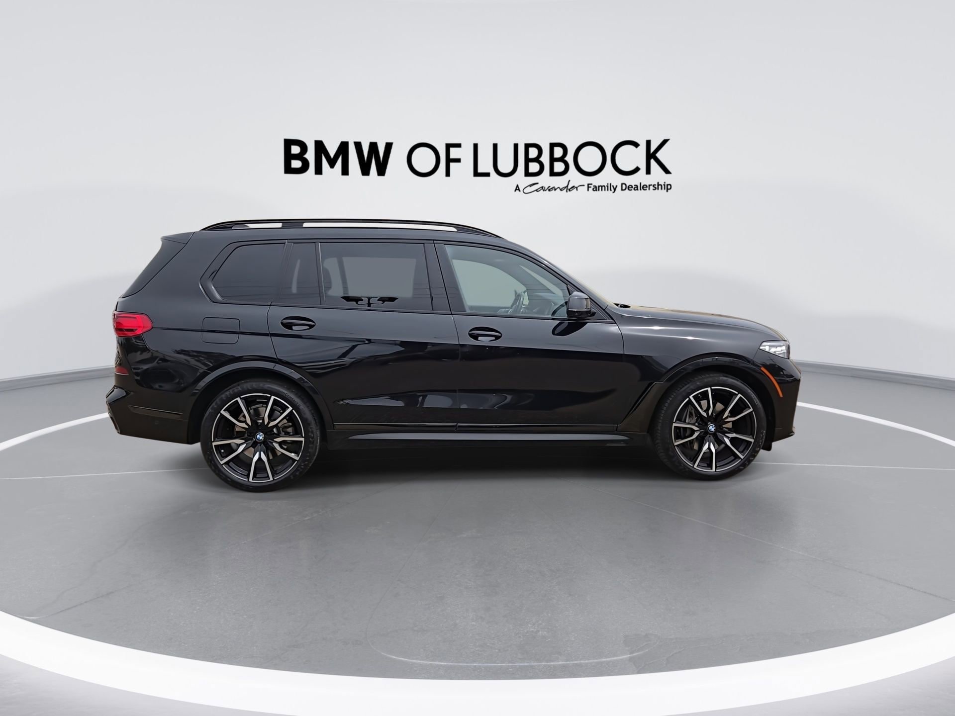 Used 2021 BMW X7 xDrive40i w/ M Sport Package AWD/4WD image 9