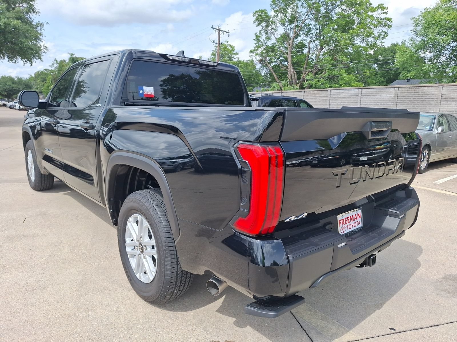 Used 2026 Toyota Tundra SR5 AWD/4WD image 4