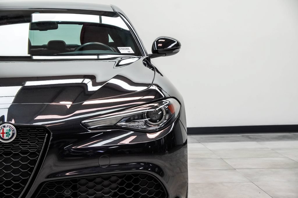 Used 2022 Alfa Romeo Giulia Veloce RWD image 4