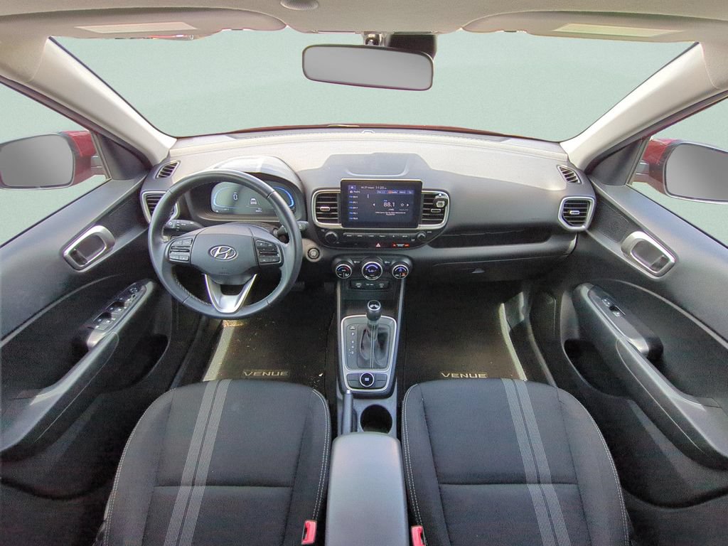 Certified 2024 Hyundai Venue SEL FWD image 11