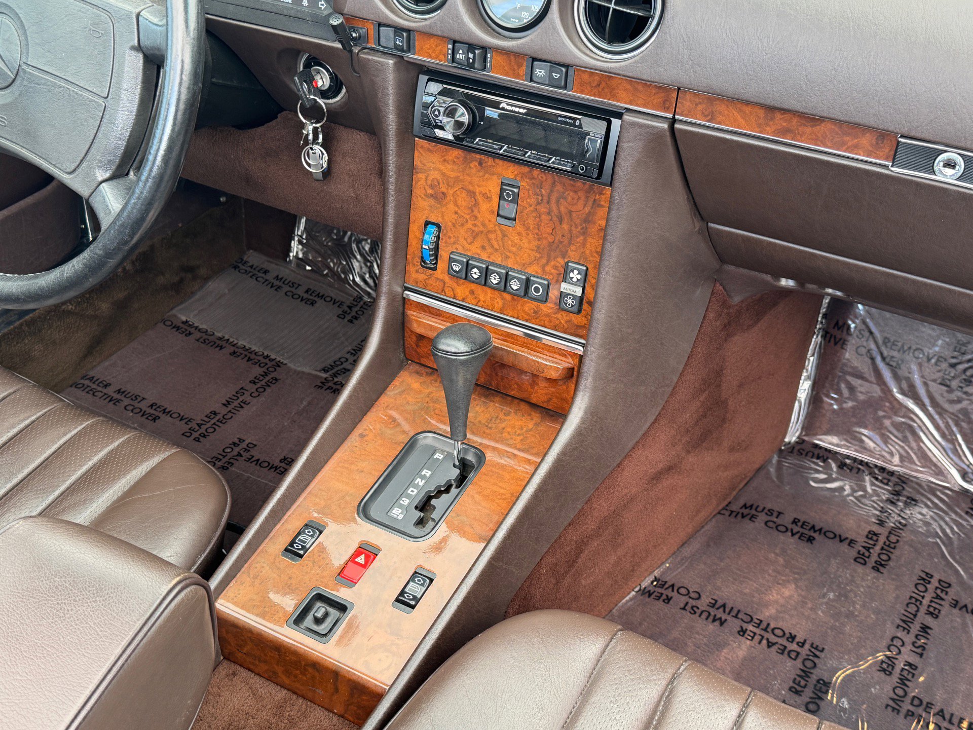 Used 1988 Mercedes-Benz 560 SL image 18