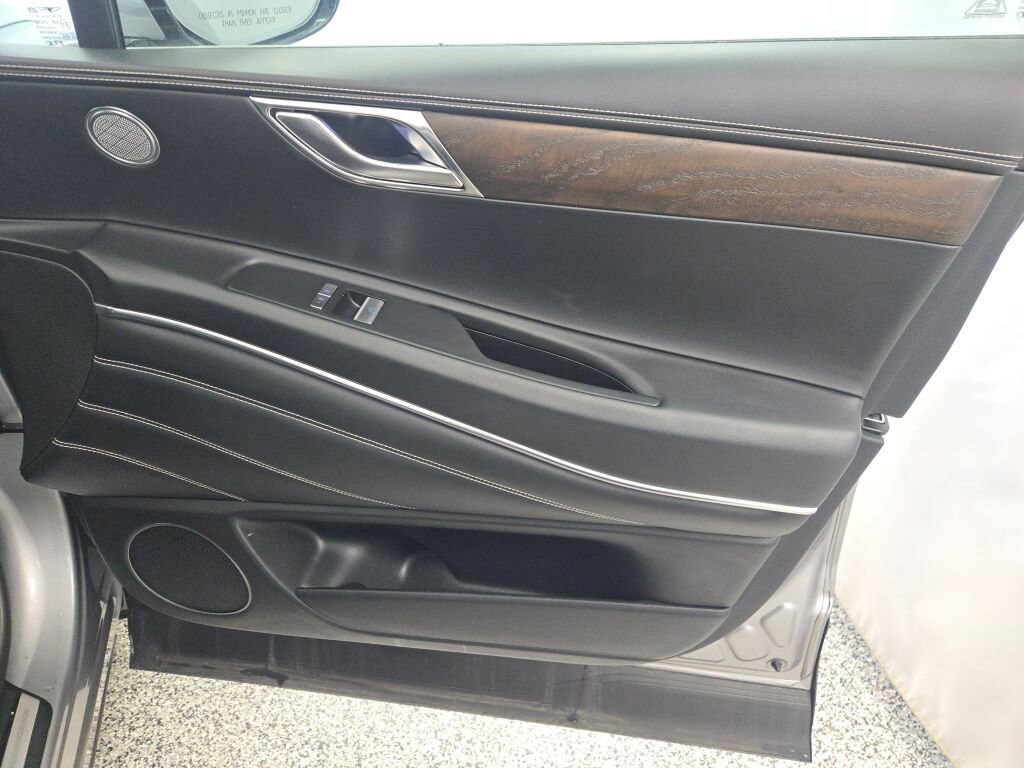 Used 2024 Genesis GV80 2.5T image 6
