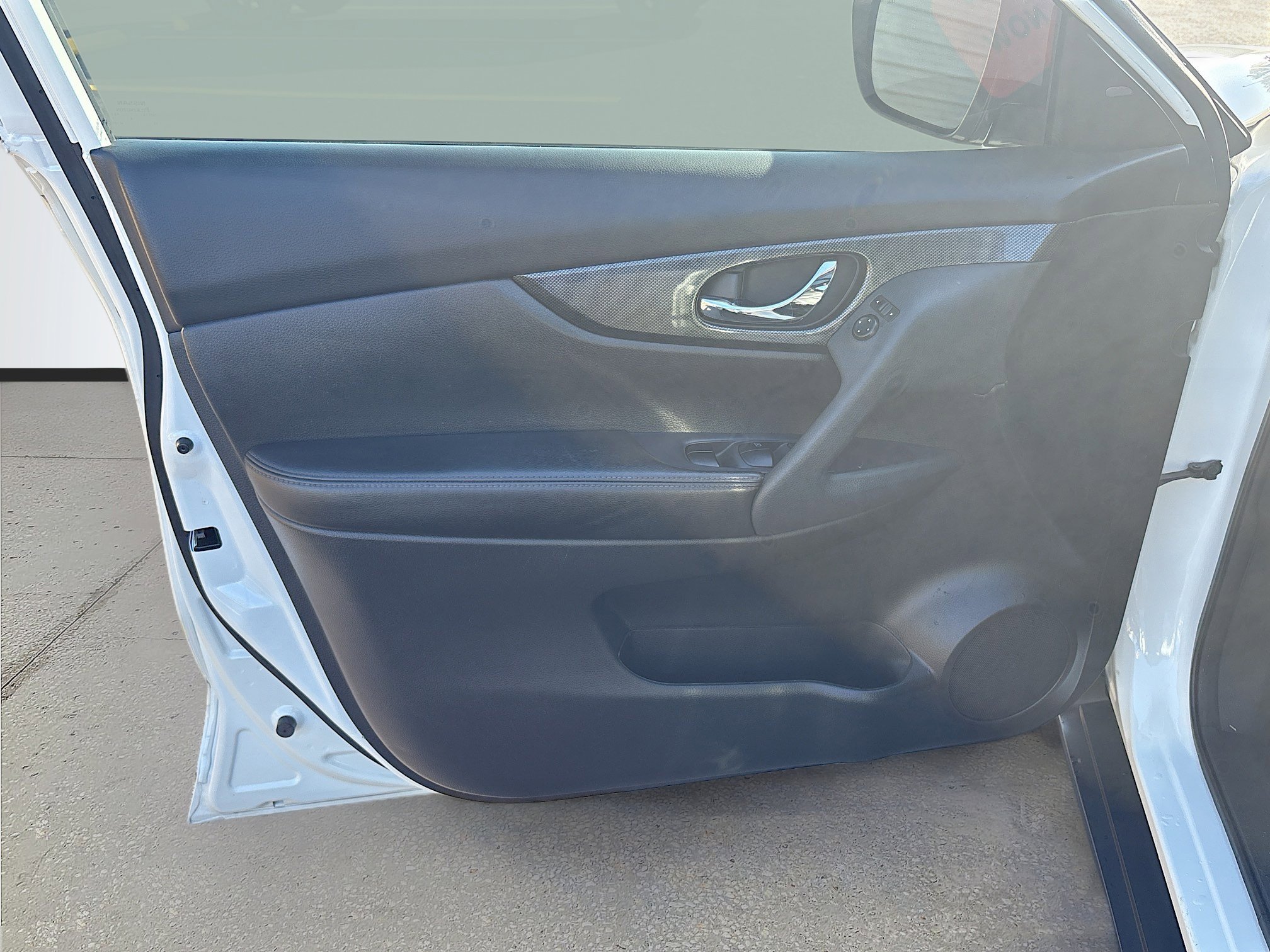 Used 2016 Nissan Rogue SL w/ SL Premium Package image 22