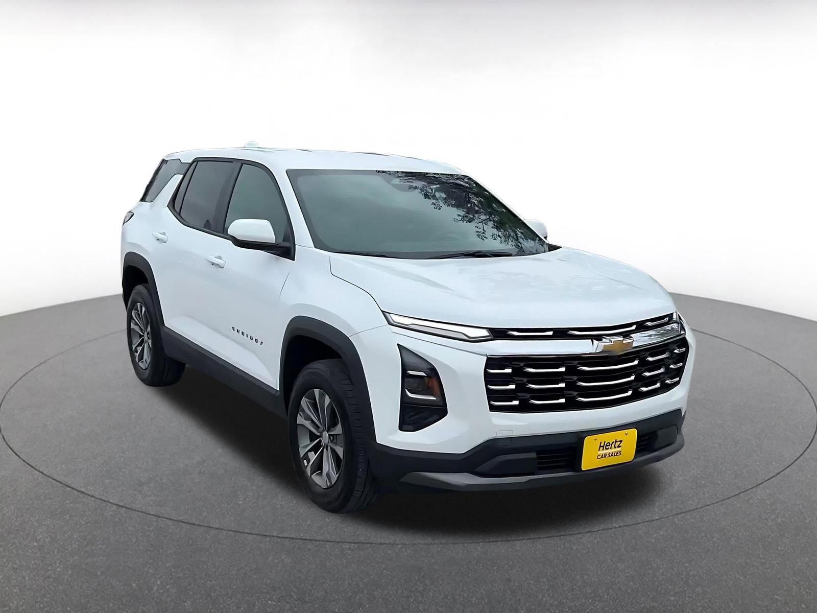 Used 2025 Chevrolet Equinox LT FWD image 3