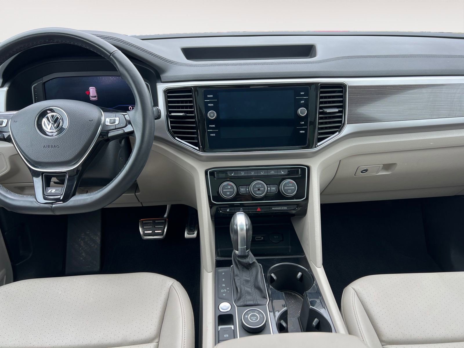 Used 2019 Volkswagen Atlas SEL R-Line image 11