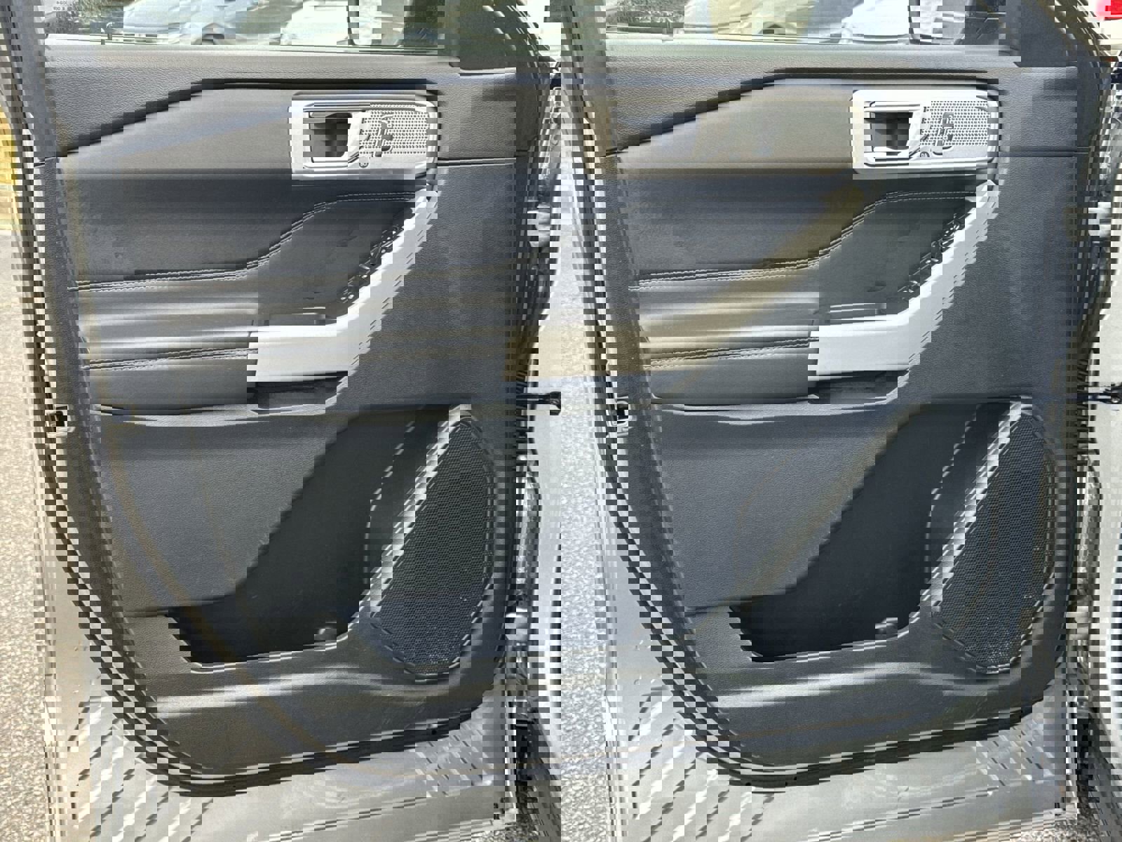 Used 2024 Ford Explorer Limited image 14