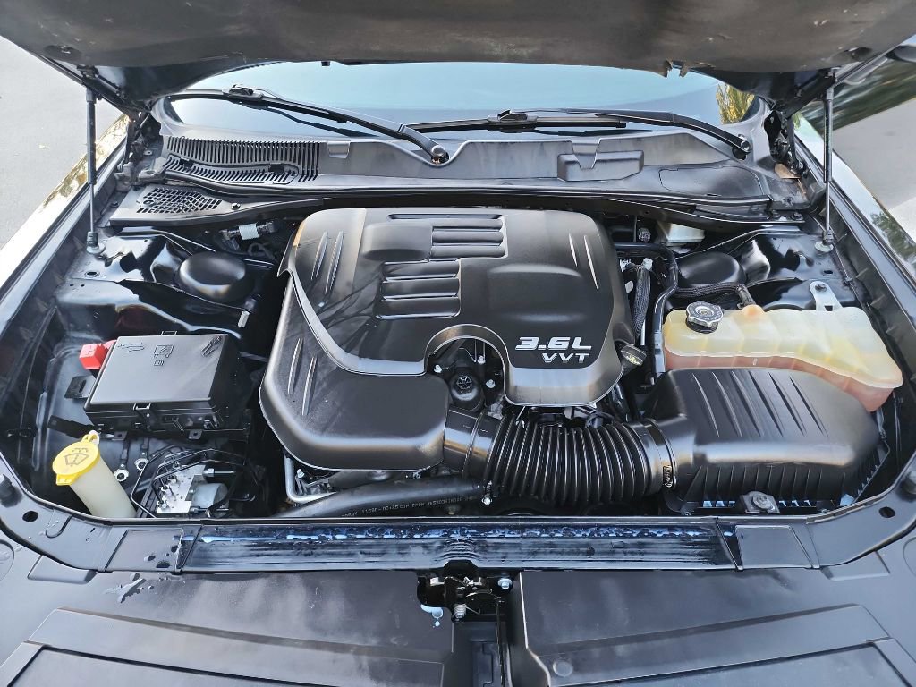 Used 2019 Dodge Challenger SXT image 32