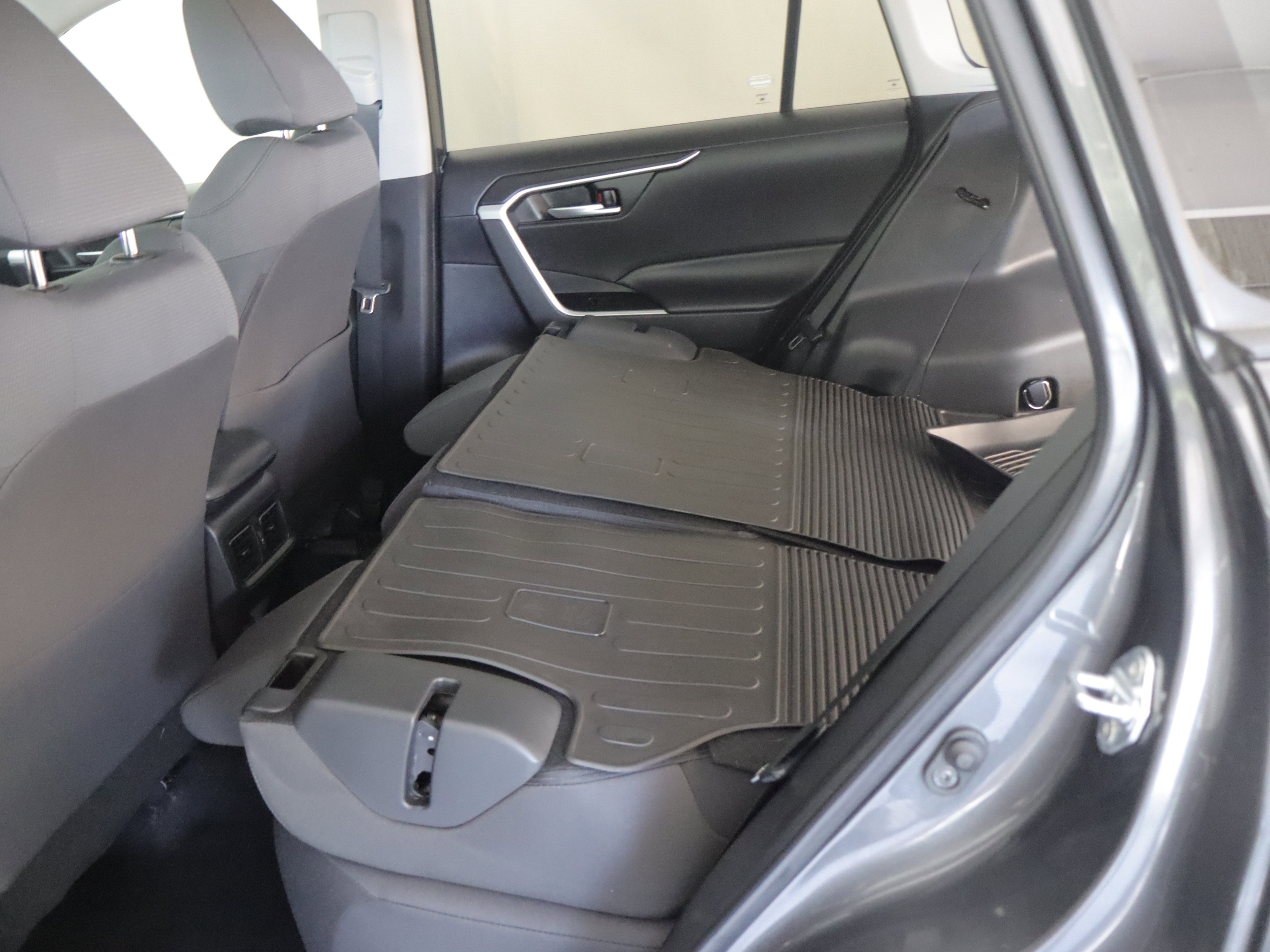 Used 2023 Toyota RAV4 XLE w/ Convenience Package AWD/4WD image 22