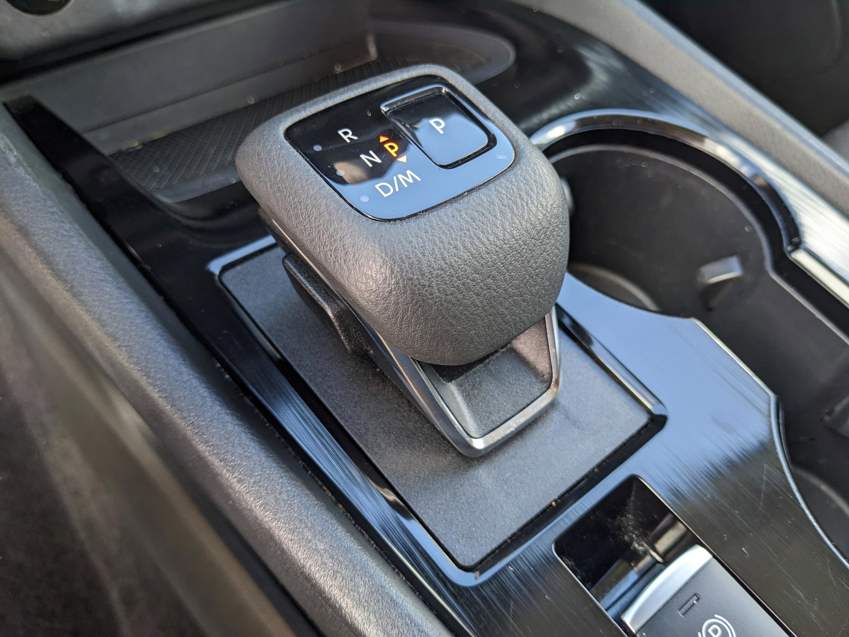 Used 2024 Nissan Rogue SV image 29