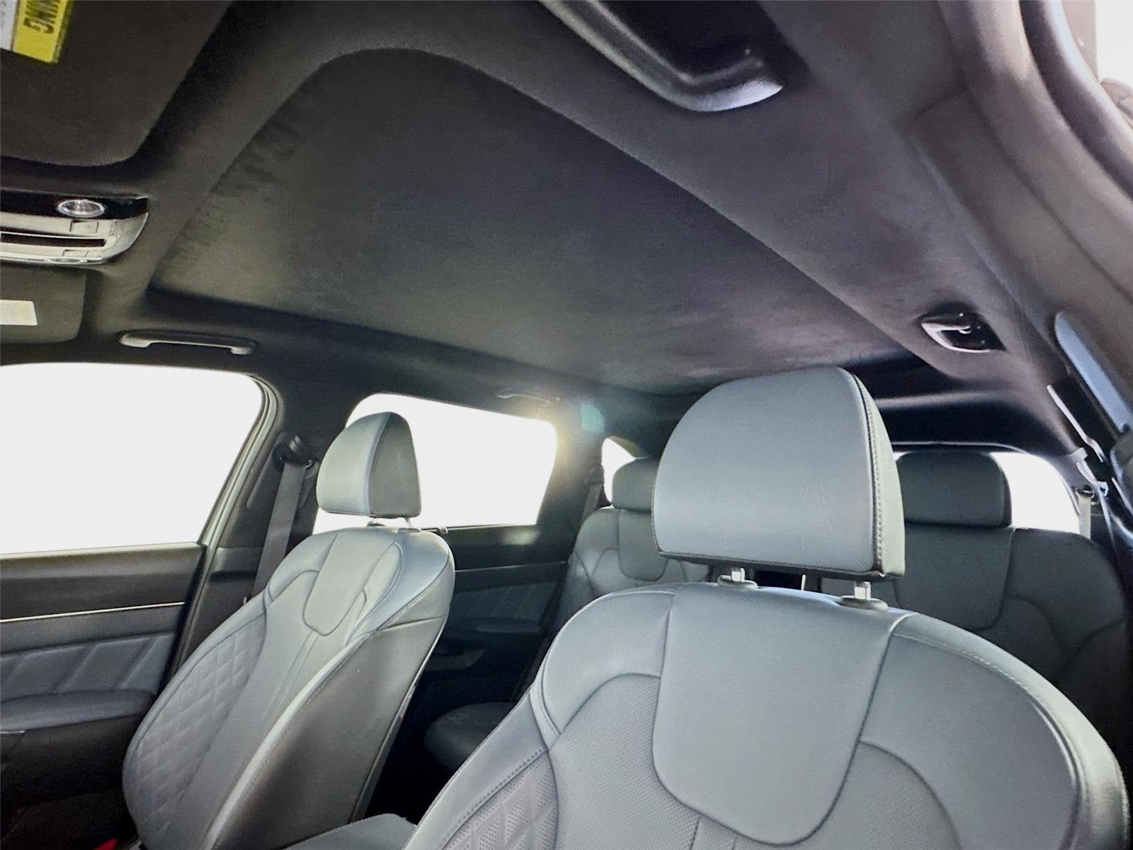 Certified 2025 Kia Sorento SX Prestige AWD/4WD image 14
