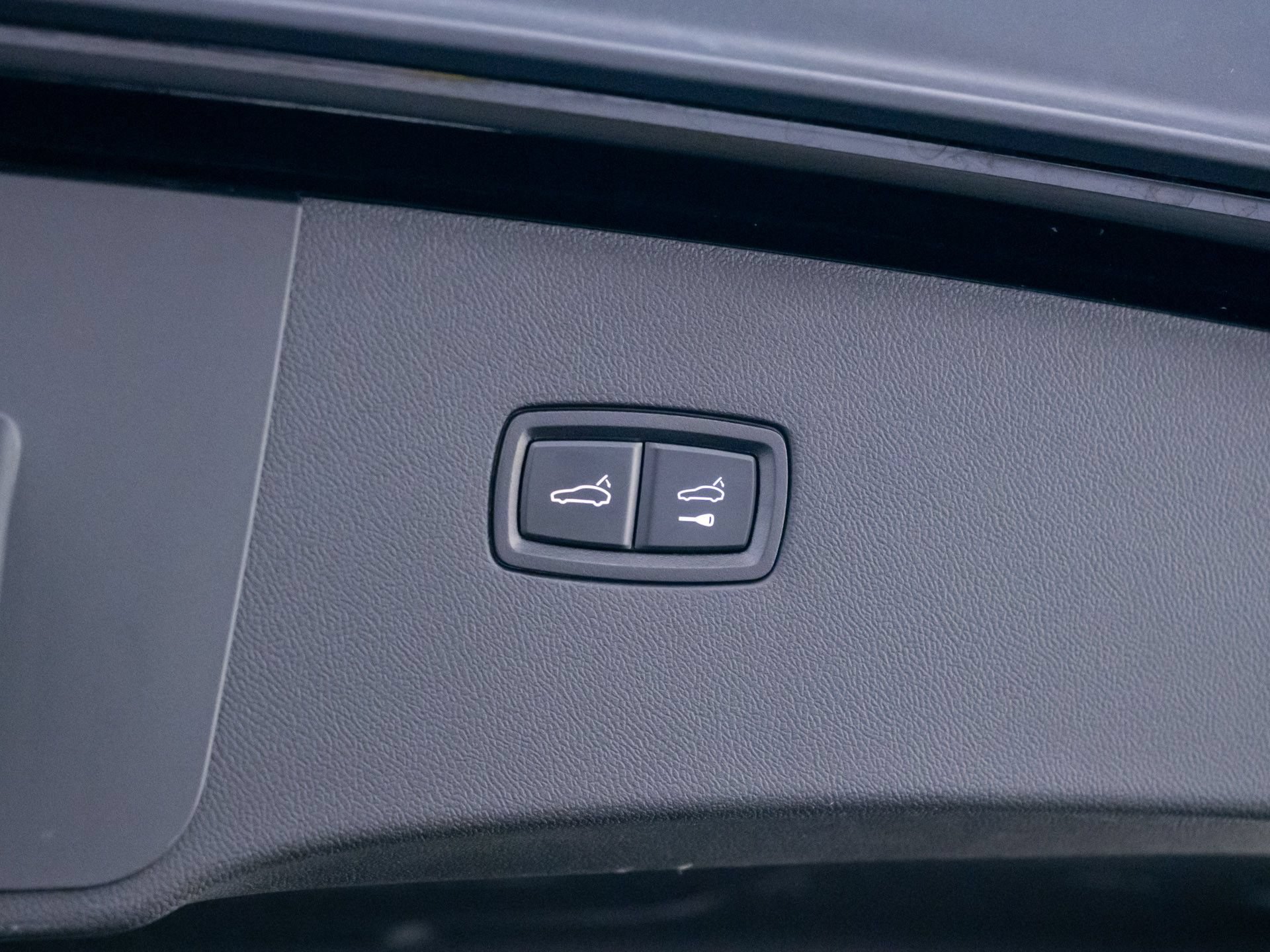 Certified 2023 Porsche Cayenne GTS AWD/4WD image 31