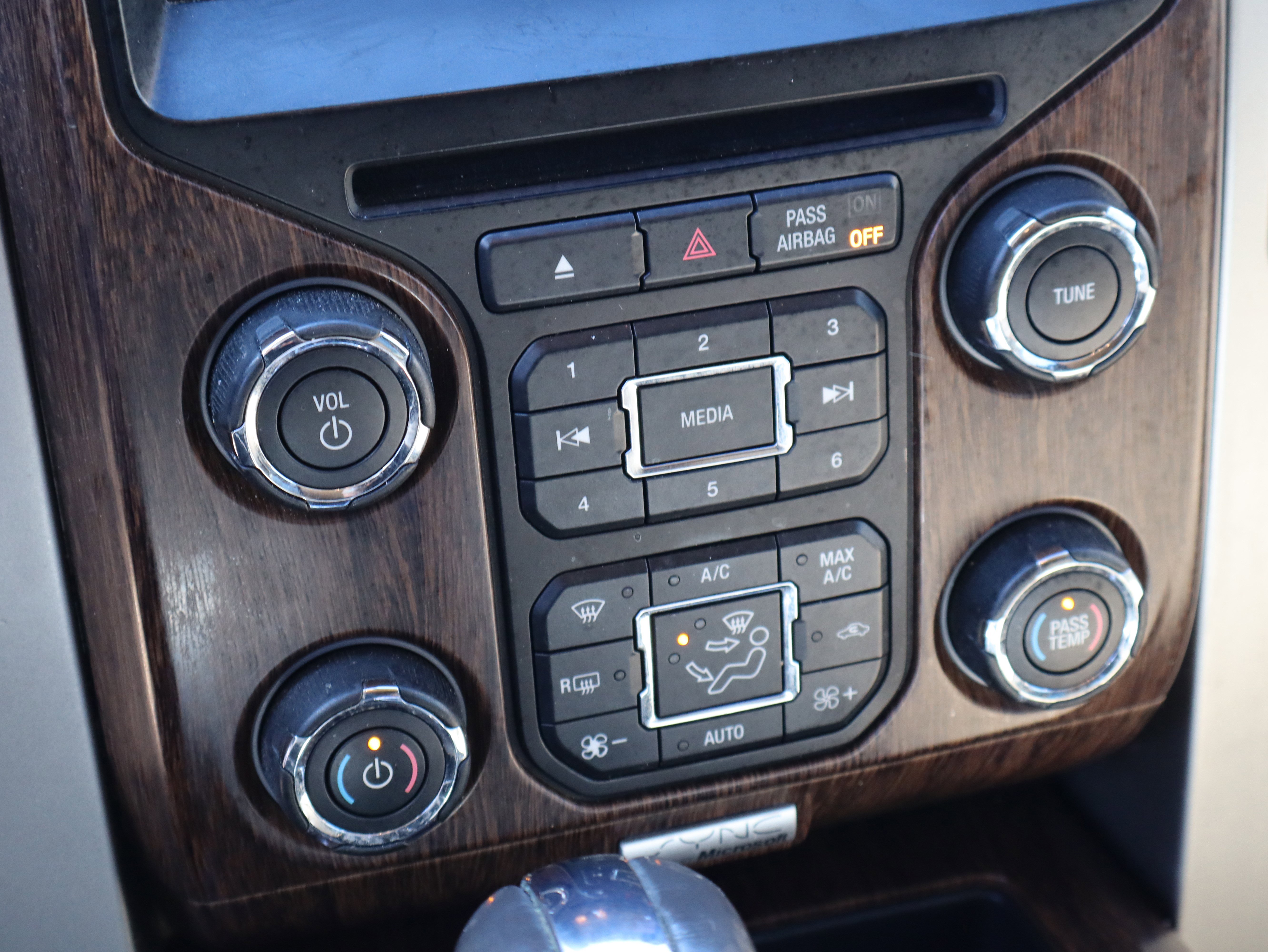 Used 2013 Ford F150 Lariat w/ Mid Equipment Group image 38