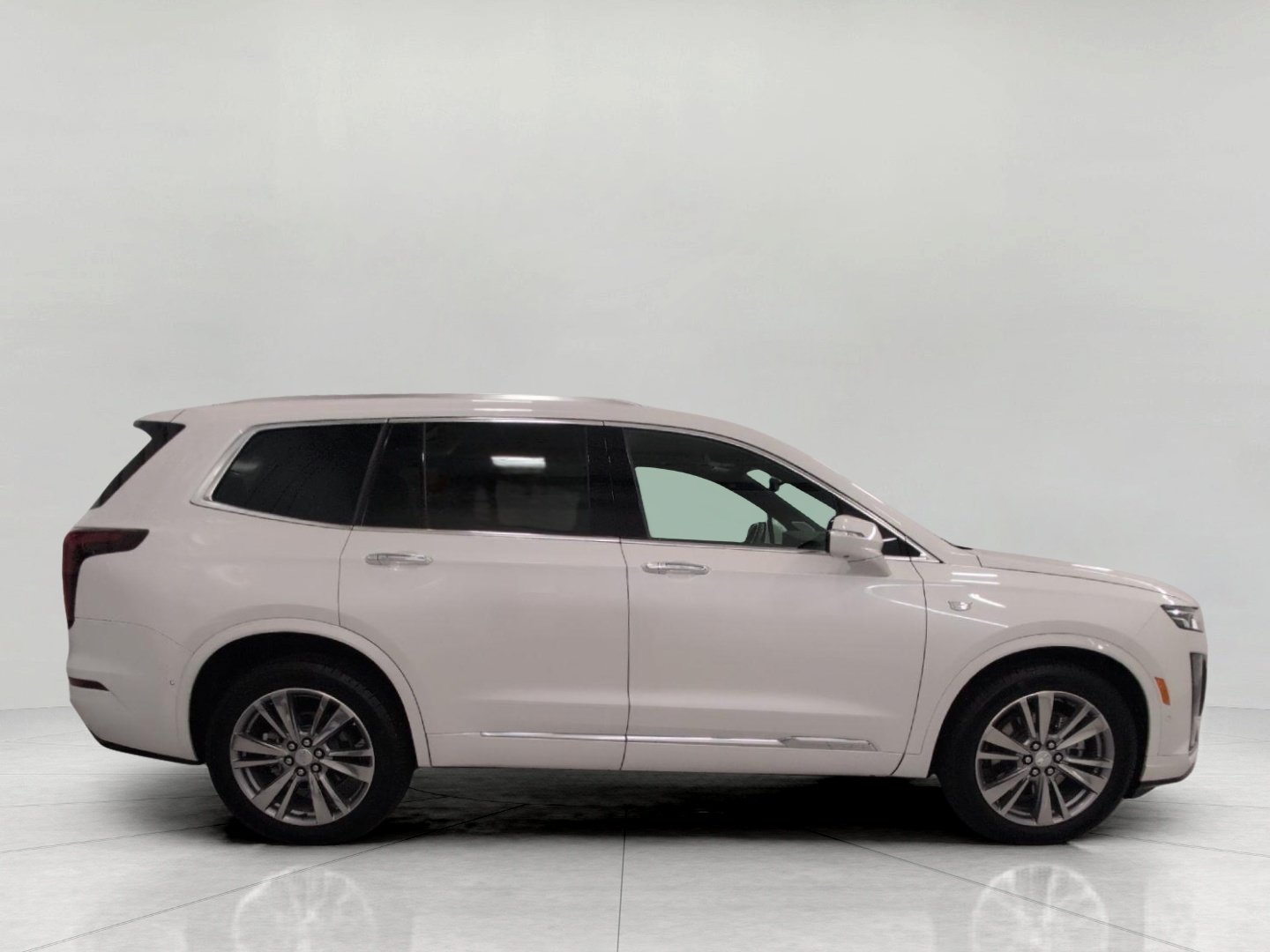 Certified 2025 Cadillac XT6 Premium Luxury w/ Technology Package AWD/4WD image 11