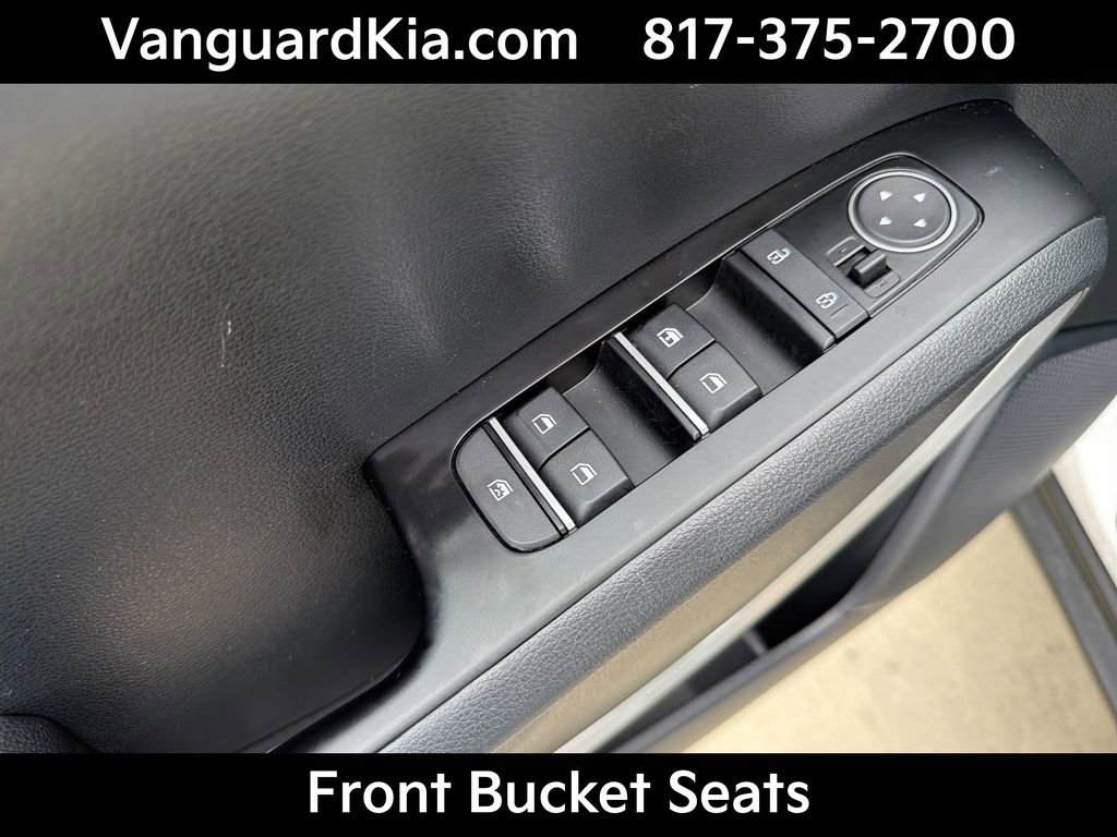 Certified 2025 Kia Soul LX image 17