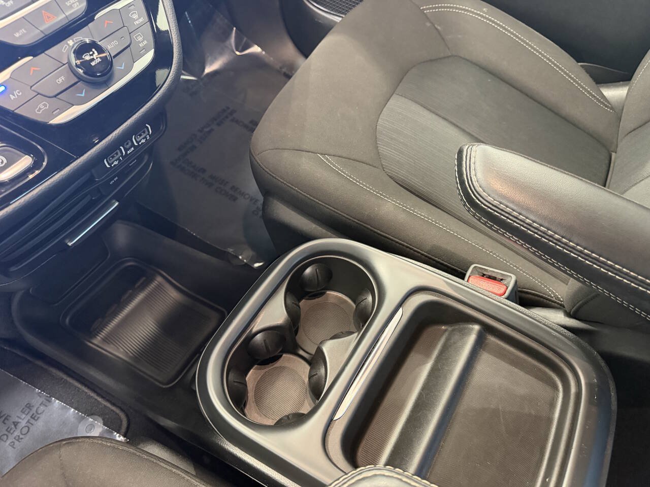 Used 2022 Chrysler Pacifica Touring FWD image 11