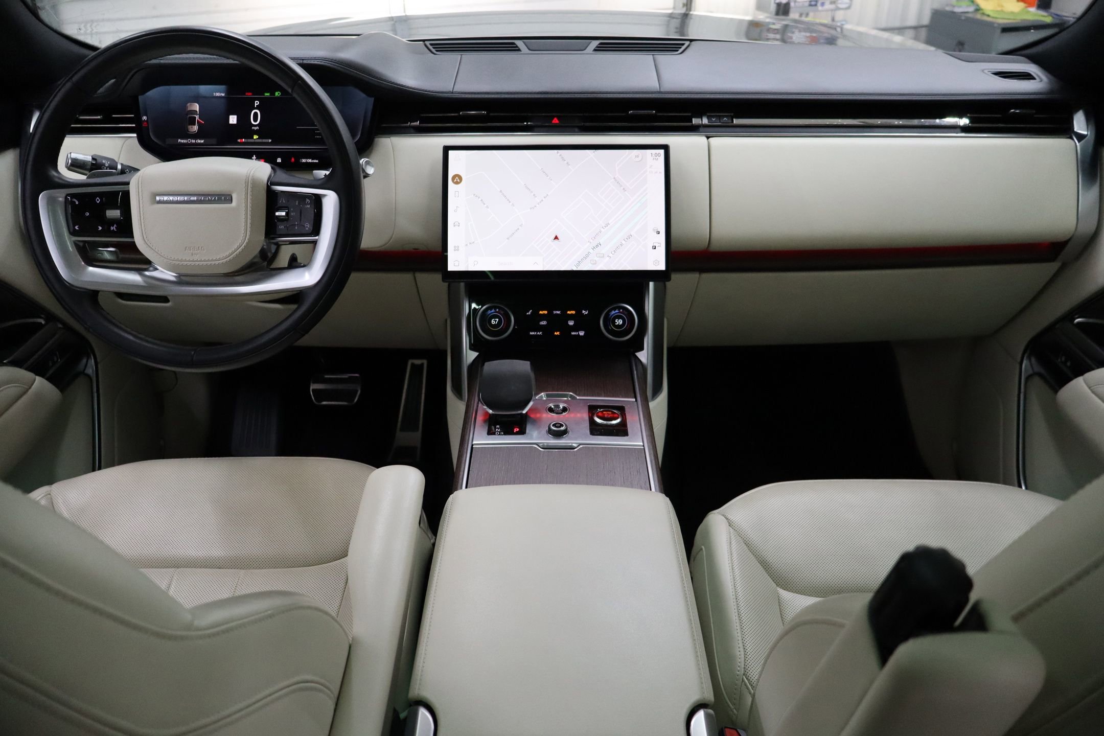 Used 2022 Land Rover Range Rover Long Wheelbase SE image 29