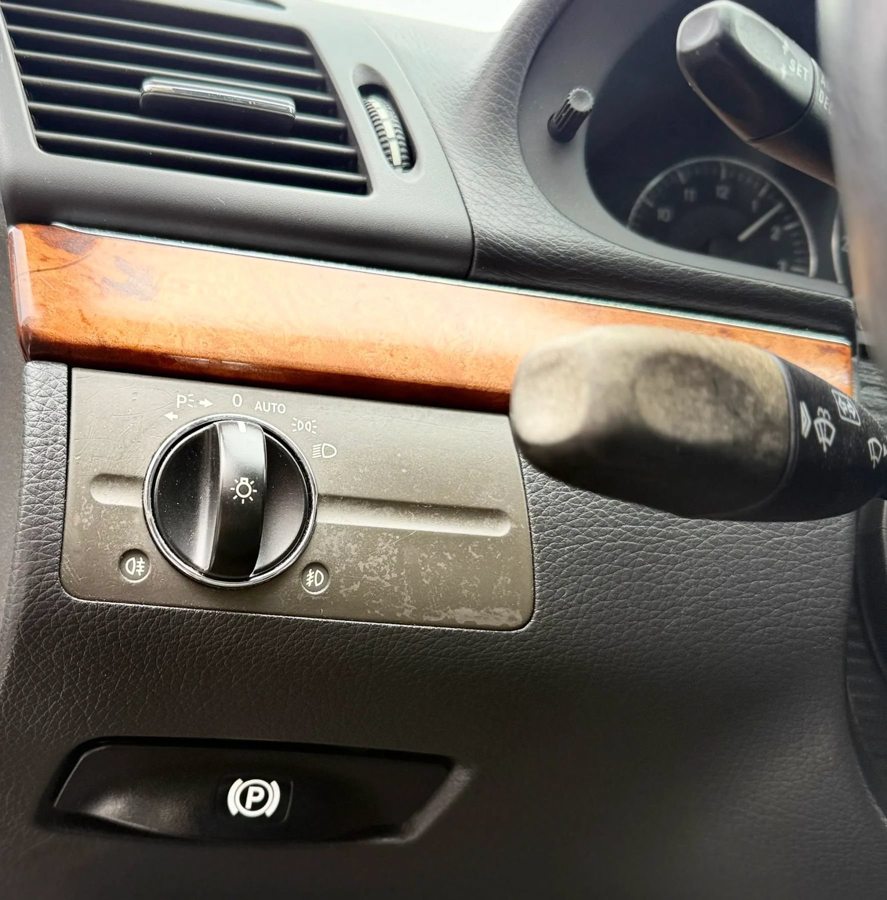 Used 2004 Mercedes-Benz E 320 Sedan image 20