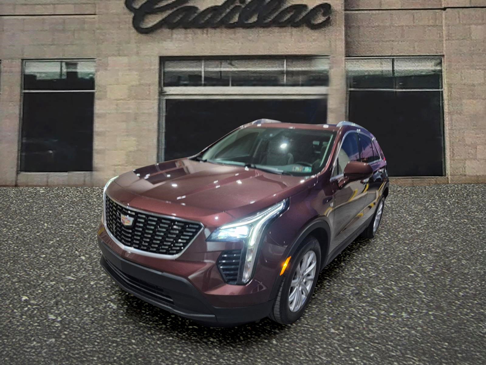 Certified 2023 Cadillac XT4 Luxury w/ Cold Weather Package image 1