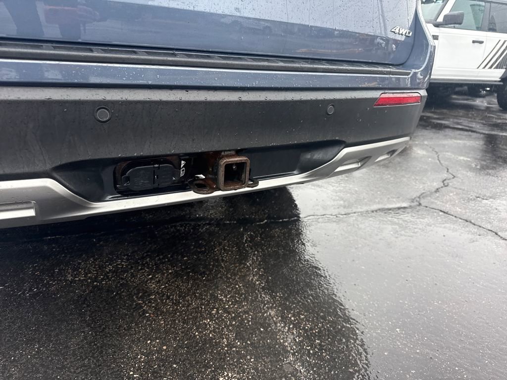 Used 2021 Ford Explorer XLT w/ Equipment Group 202A image 11