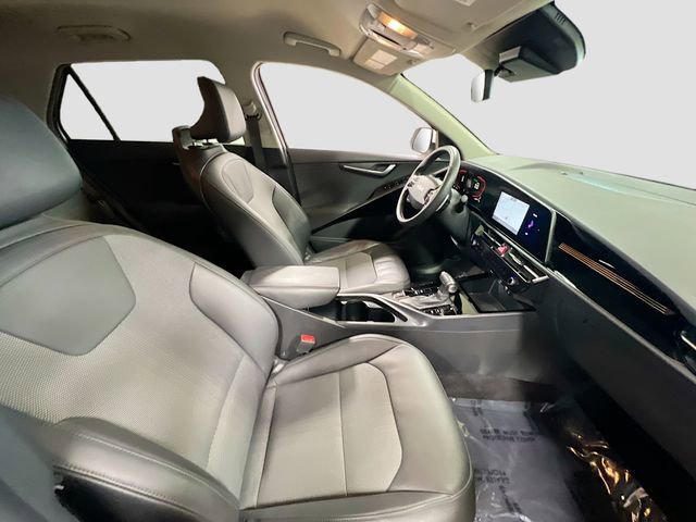 Certified 2023 Kia Niro EX image 27