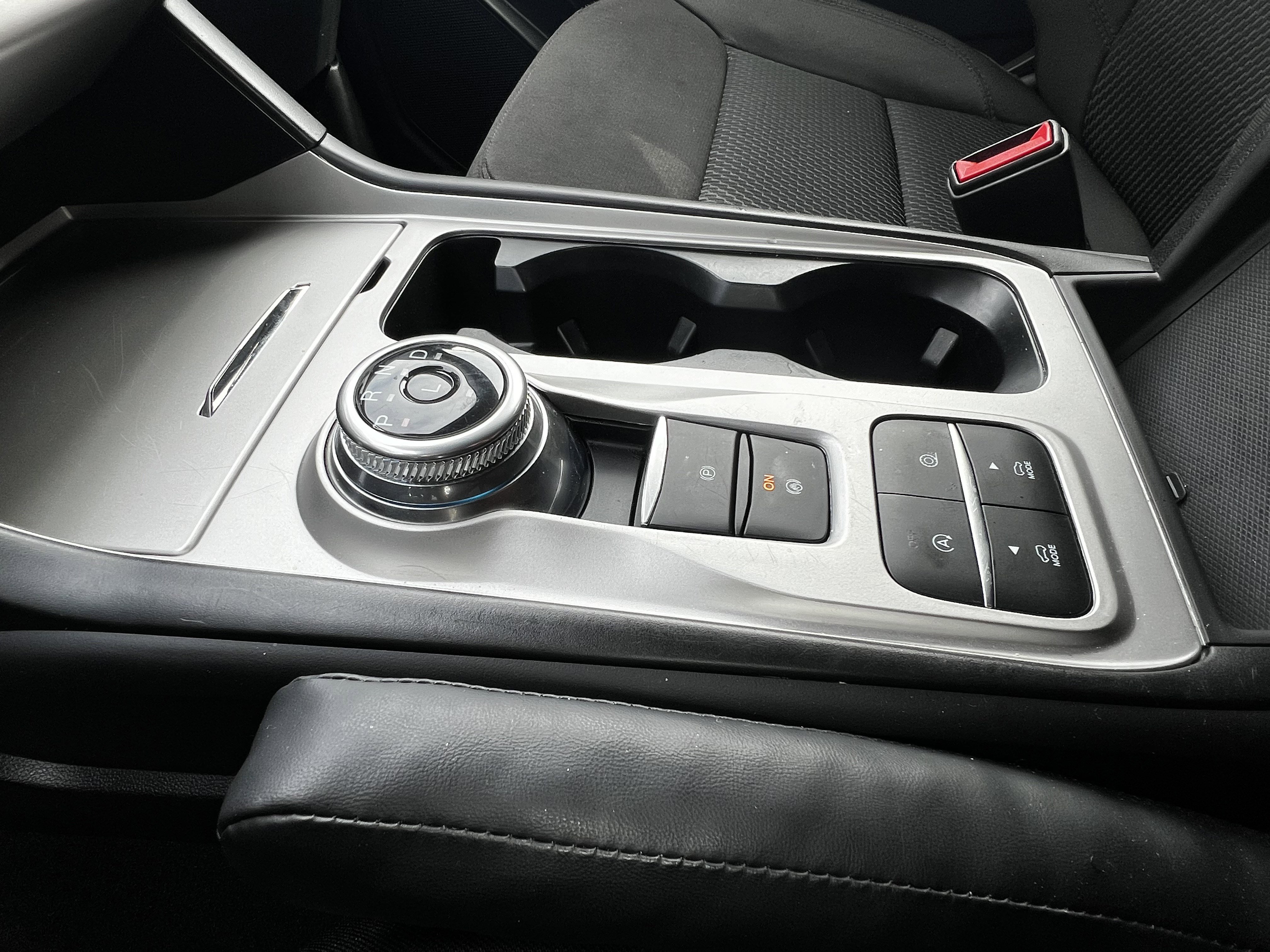 Used 2023 Ford Explorer XLT image 28