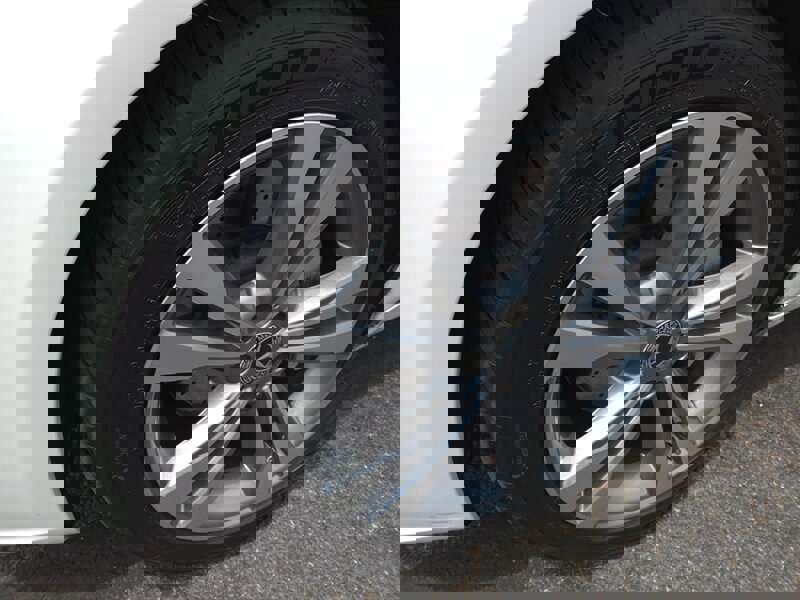 Used 2017 Mercedes-Benz S 550 Sedan image 3