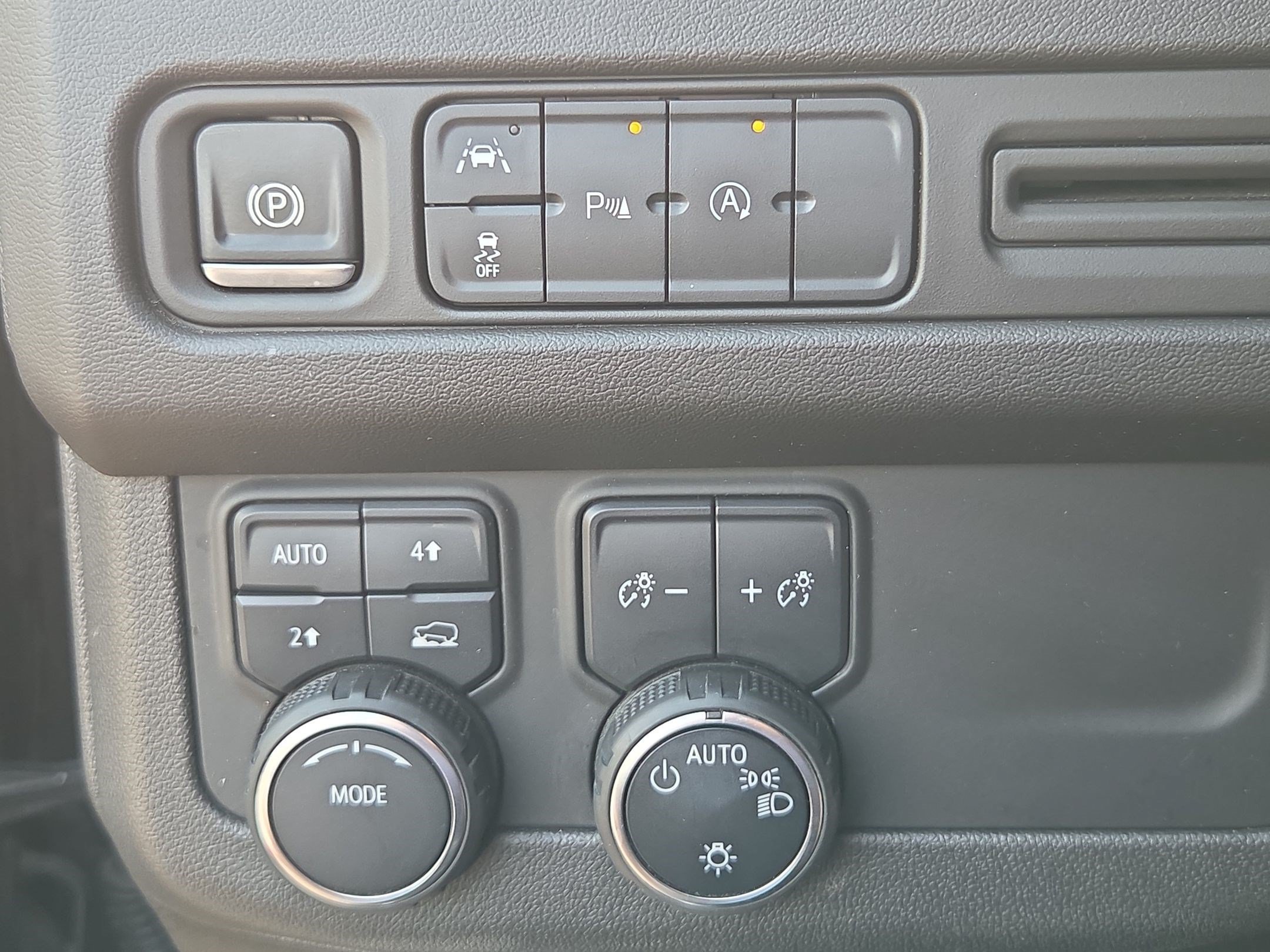 Used 2024 Chevrolet Suburban LT AWD/4WD image 43
