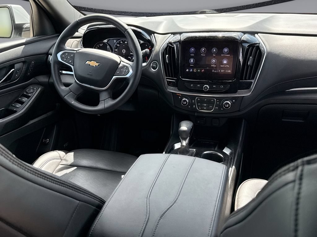 Used 2023 Chevrolet Traverse High Country FWD image 19