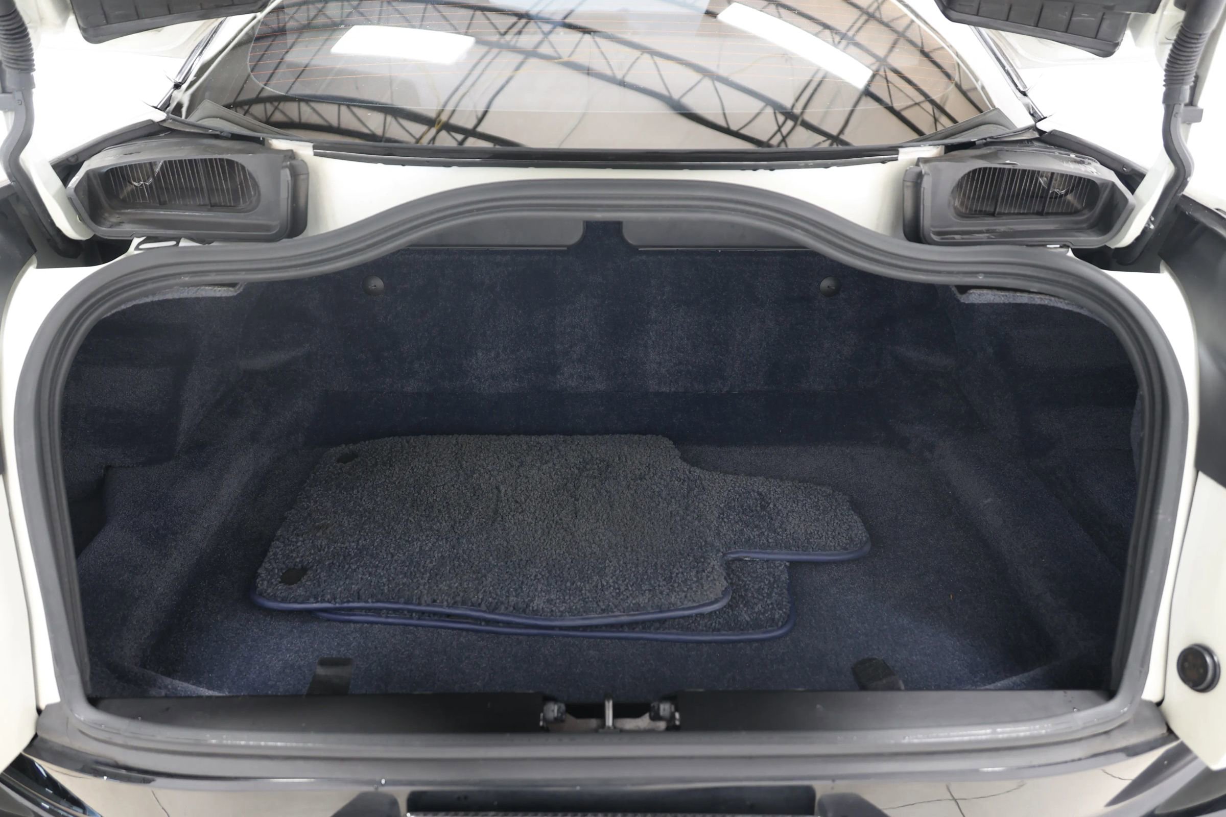 Used 2017 Aston Martin DB11 V12 image 65