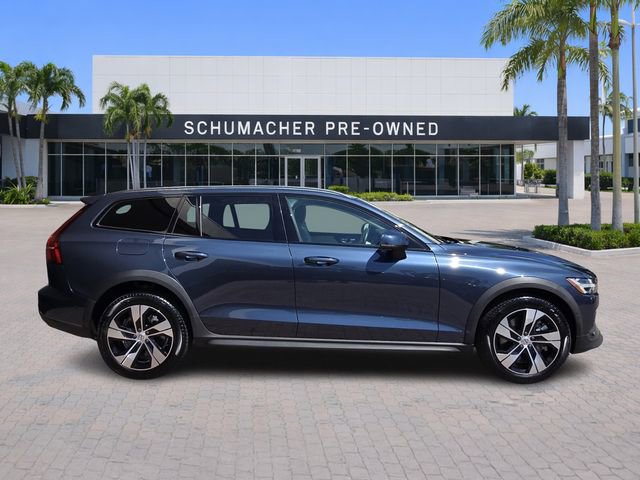Certified 2025 Volvo V60 B5 Cross Country Plus image 8