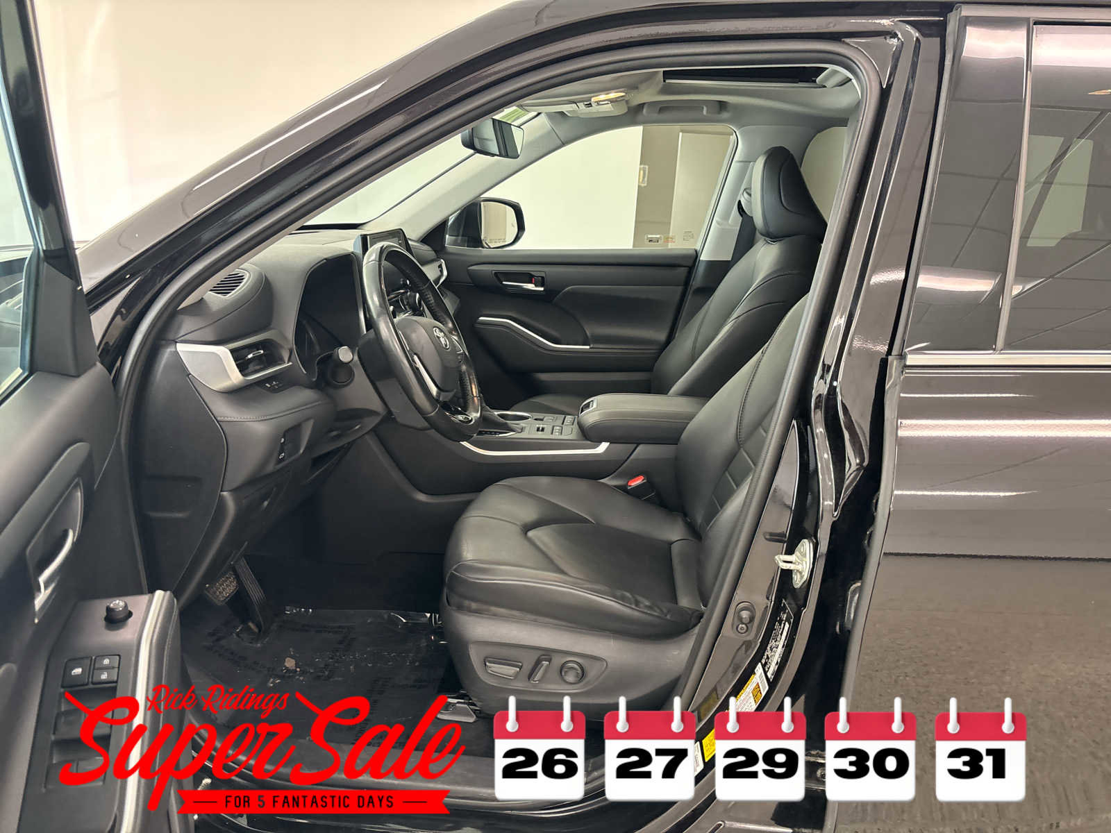 Used 2020 Toyota Highlander XLE image 14