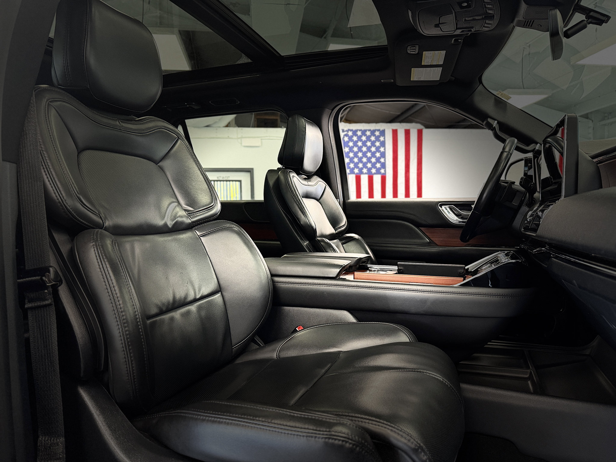 Used 2022 Lincoln Navigator L 4WD image 28