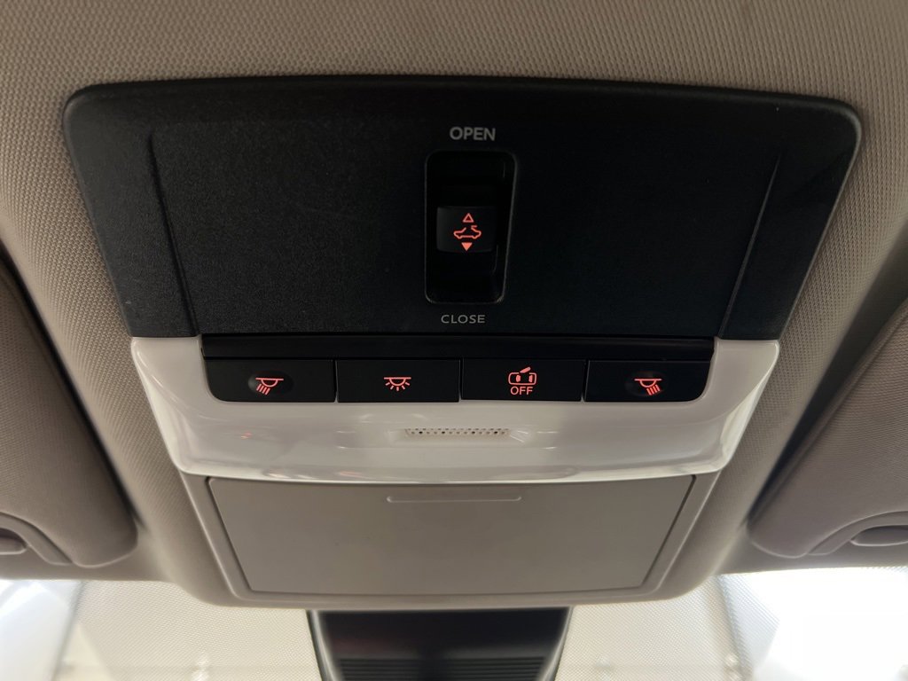 Used 2021 Nissan Altima 2.5 SR w/ SR Premium Package image 26