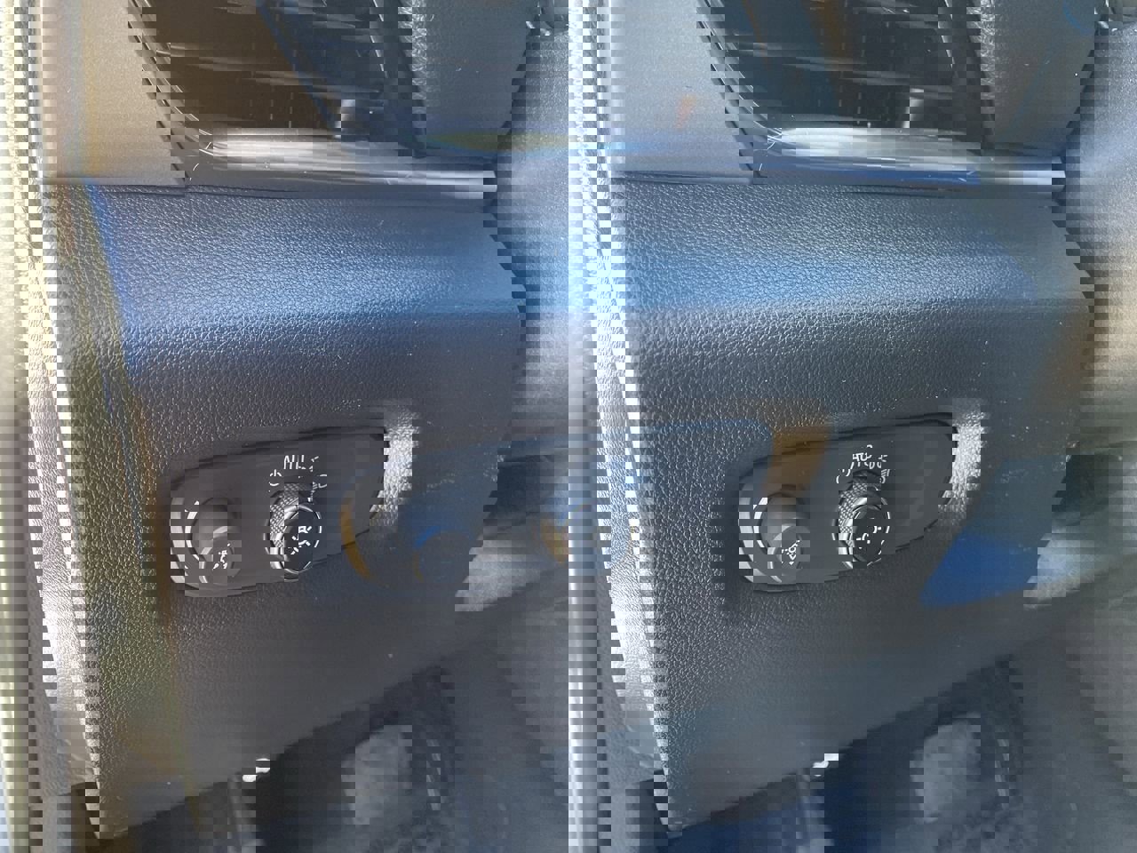 Used 2021 Chevrolet Traverse LS image 12