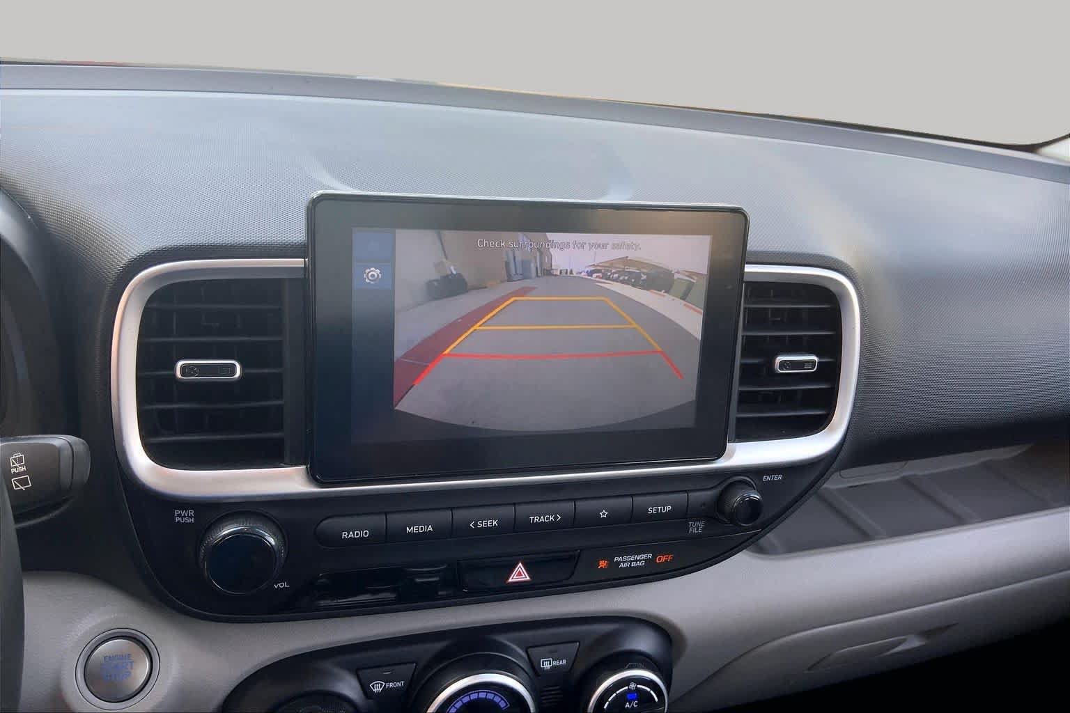 Certified 2025 Hyundai Venue SEL FWD image 28