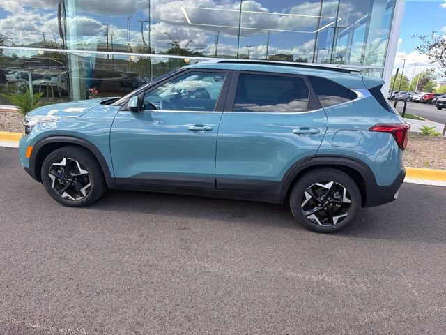 Used 2024 Kia Seltos EX AWD/4WD image 6