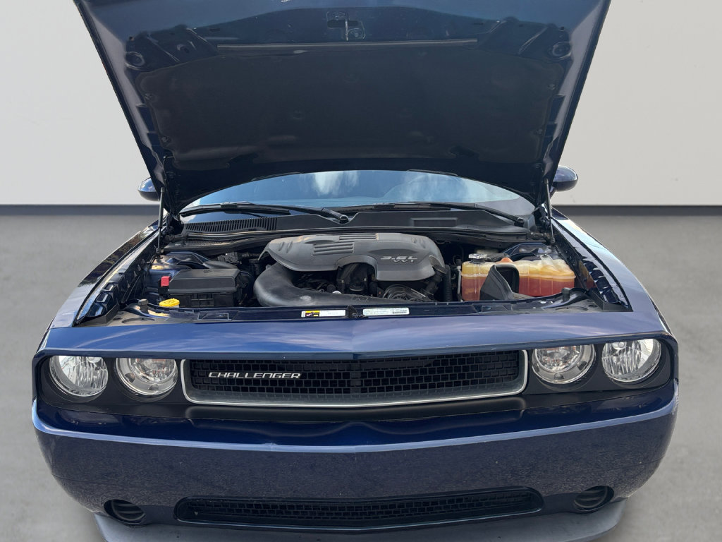 Used 2013 Dodge Challenger SXT RWD image 19